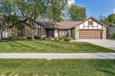 3602 Barkwood, Manitowoc, WI 54220