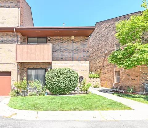 9042 N Park Plz, Brown Deer, WI 53223