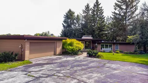 6625 Hartlaub Lk, Manitowoc, WI 54220