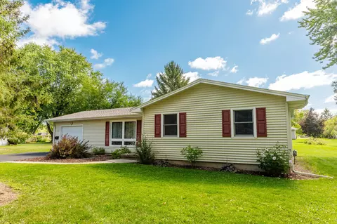 w395n5876 Laketon, Oconomowoc, WI 53066
