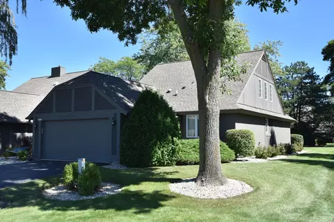 10314 N Charter Mall, Mequon, WI 53092