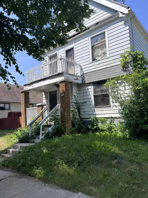 2913 N 21st #2915, Milwaukee, WI 53206