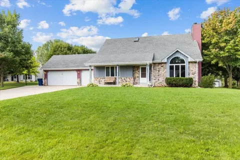 6841 Bellvue, West Bend, WI 53090