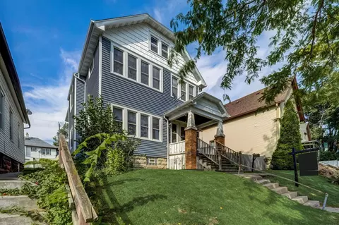 3224 W Scott #3224A, Milwaukee, WI 53215