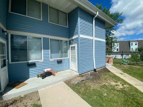 8877 N Swan #J, Milwaukee, WI 53224