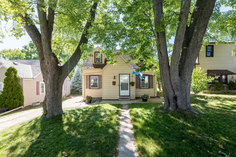 4521 S Lenox, Milwaukee, WI 53207