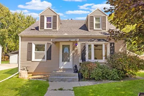 2427 Harrison, South Milwaukee, WI 53172