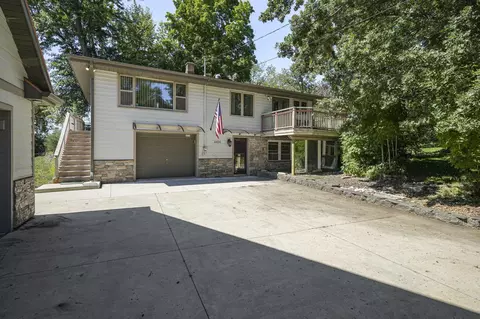 4424 Sunset, Waterford, WI 53185