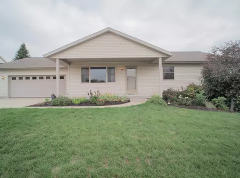 1420 Stoneridge, Watertown, WI 53098