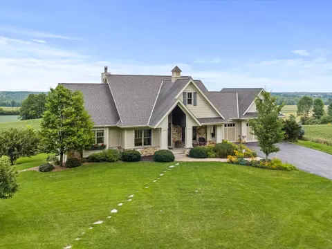 9140 Hilltop, Manitowoc Rapids, WI 54230