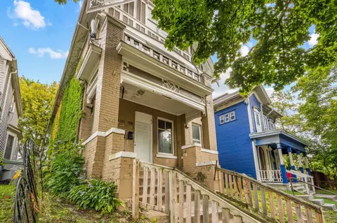 1220 N 21st #1222, Milwaukee, WI 53205