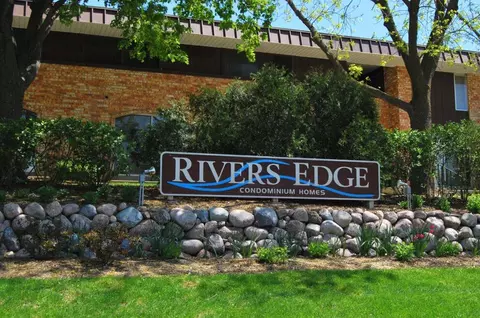4155 W Rivers Edge #17, Brown Deer, WI 53209