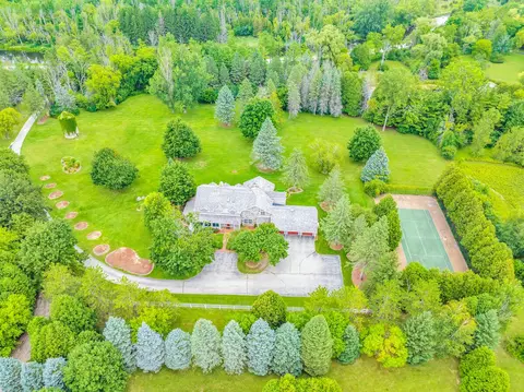 10101 Cedar Crk, Cedarburg, WI 53012