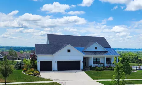 620 Settlers Rdg, Lake Geneva, WI 53147
