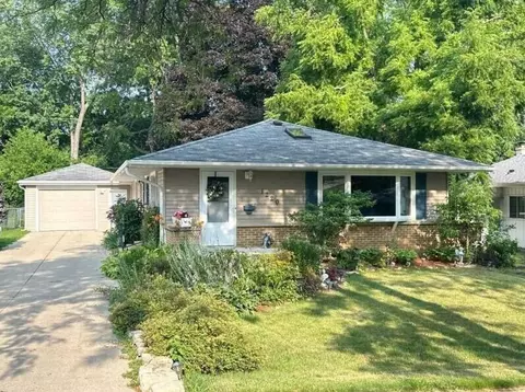 1220 Hickory, Waukesha, WI 53186