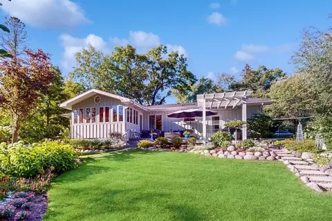 225 Pottawatomi, Fontana, WI 53125