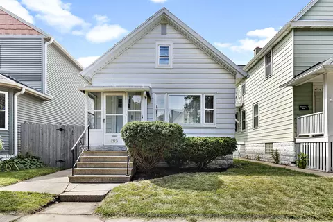 2527 S Austin, Milwaukee, WI 53207