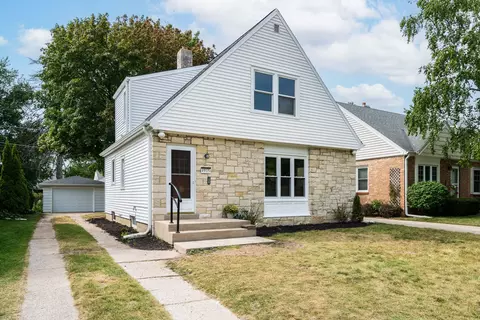 4915 N Berkeley, Whitefish Bay, WI 53217