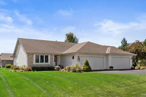2433 W Honadel #2, Oak Creek, WI 53154