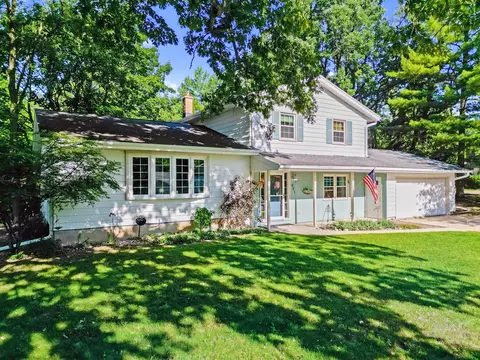 421 Indian Hls, Waterloo, WI 53594