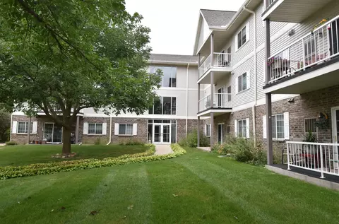 140 W Commerce #113, Slinger, WI 53086
