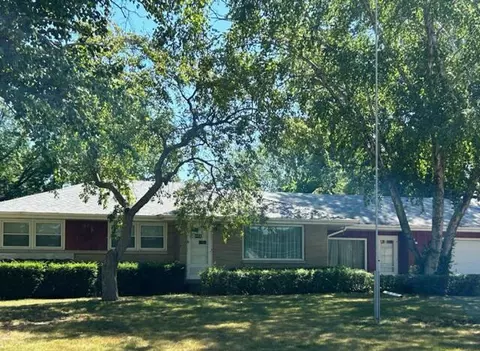 n50w15957 Maple Crst, Menomonee Falls, WI 53051