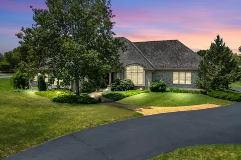 11405 N Justin, Mequon, WI 53092