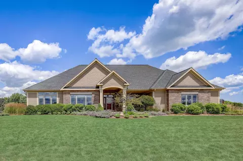 10290 Stonegate, Cedarburg, WI 53012