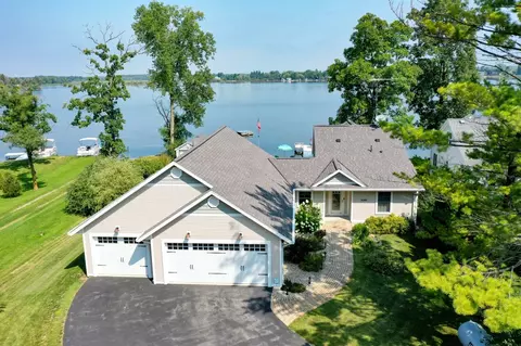 w1081 Kettle Moraine Lane, Osceola, WI 53010