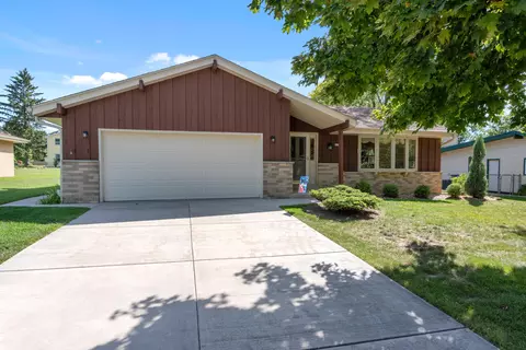6058 Sycamore, Greendale, WI 53129