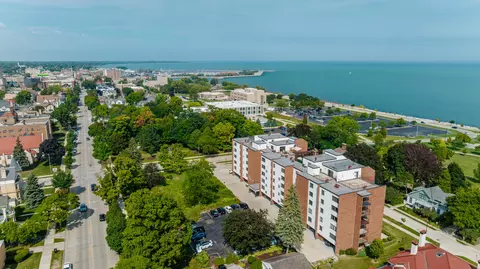 111 11th #5BS, Racine, WI 53403