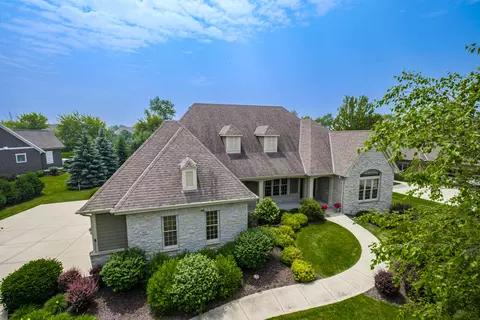 n39w23401 Broken Hl, Pewaukee, WI 53072