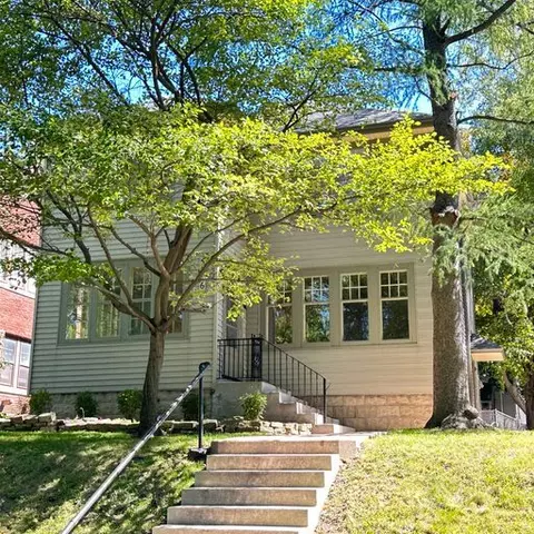 3216 N Cambridge, Milwaukee, WI 53211