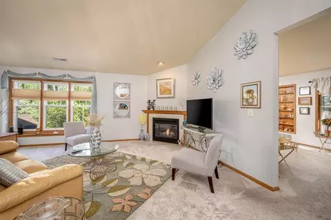 6235 S Creekside #26, Cudahy, WI 53110
