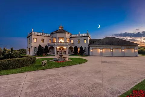 s100w31244 County Road Lo, Mukwonago, WI 53149