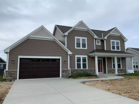 621 Spur, Slinger, WI 53086