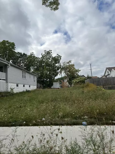 1913 S 10th, Milwaukee, WI 53204