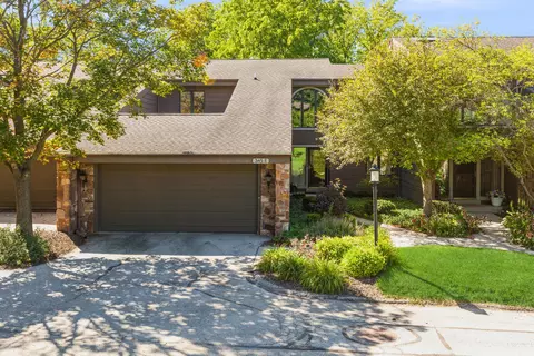 345 N Elm Grv #E, Brookfield, WI 53005