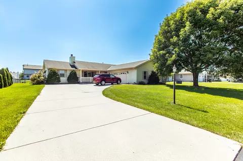 1615 E 5 Mile, Racine, WI 53402