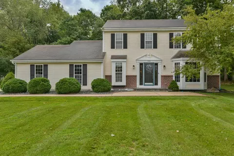 19351 Black Frst, Brookfield, WI 53045