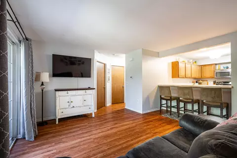 4821 Easy #9, Hartland, WI 53029