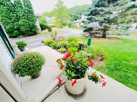 2237 Circle #A, Delafield, WI 53018