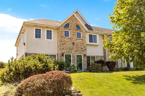 325 W Aspen #2, Oak Creek, WI 53154