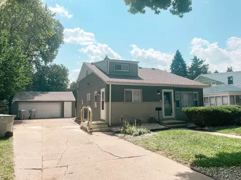 8027 W Custer, Milwaukee, WI 53218
