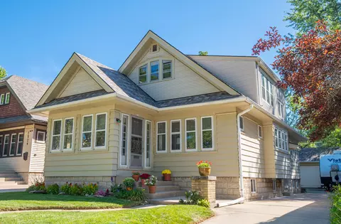 2518 N 65th, Wauwatosa, WI 53213