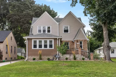 7113 N 43rd, Milwaukee, WI 53209