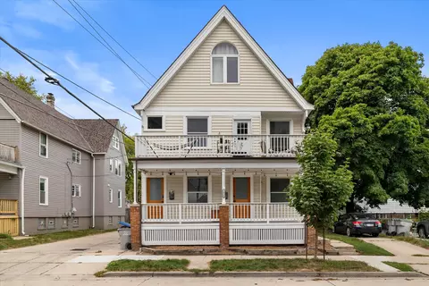 1018 E Clarke #1020, Milwaukee, WI 53212