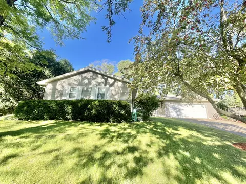 808 Glenwood, Watertown, WI 53094