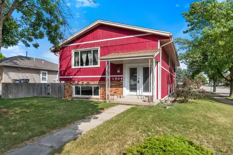 1909 Michael, Waukesha, WI 53189