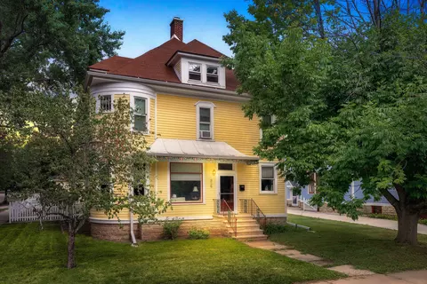 326 W Wabasha, Winona, MN 55987